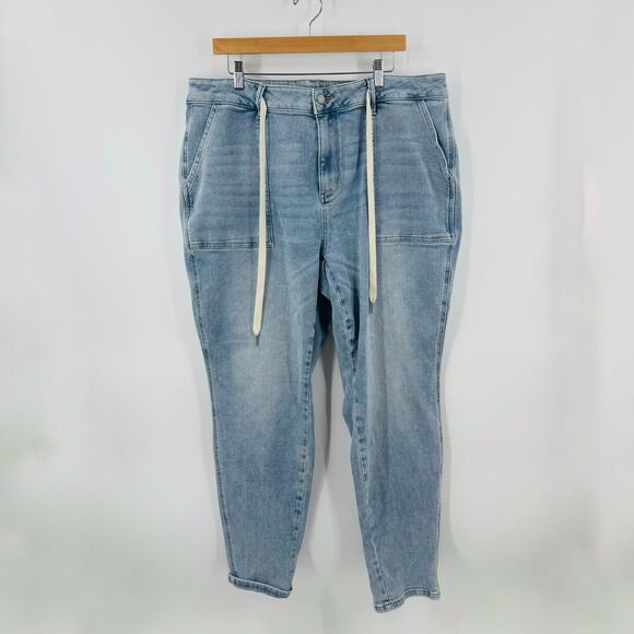 Judy Blue Women’s 20W Drawstring Waist Relaxed Tapered Jeans Light Wash‎ Denim - Picture 12 of 12